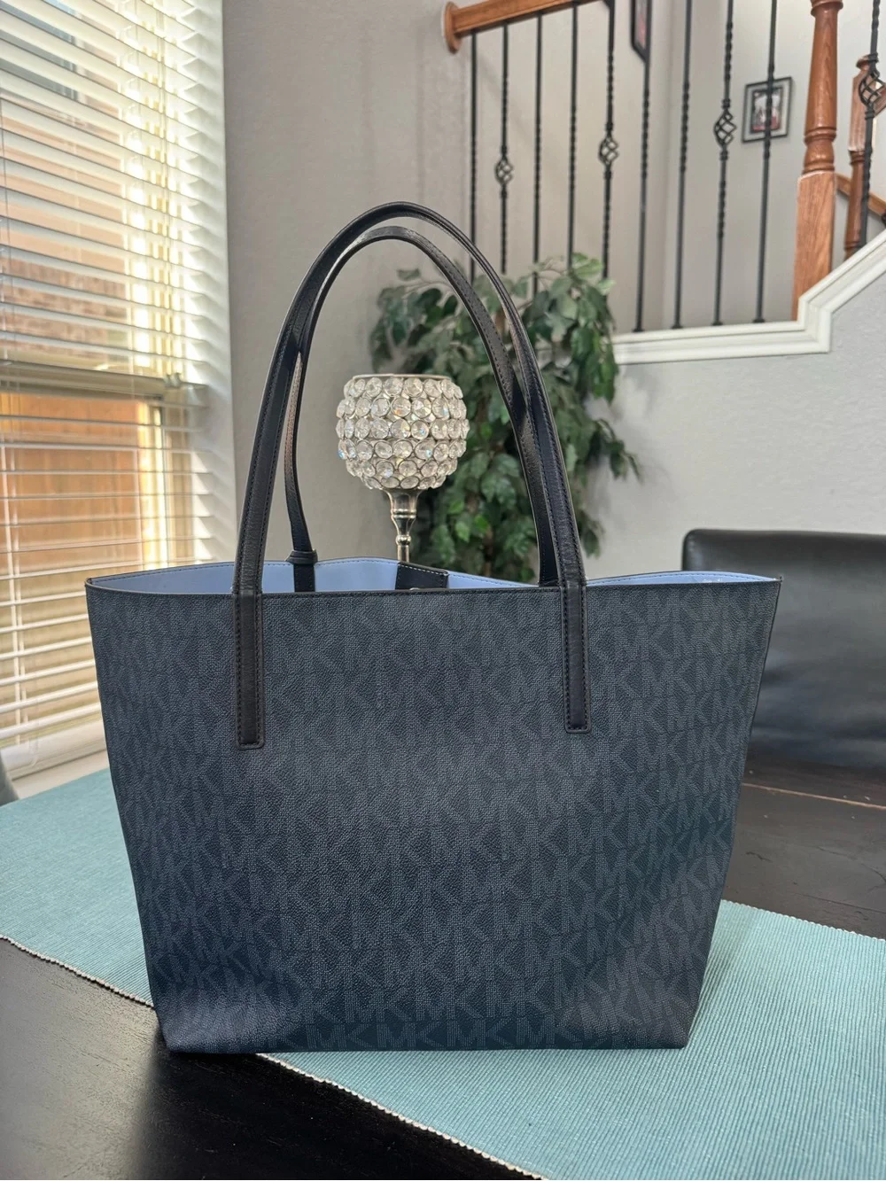 Michael Kors Hayley Large Signature Tote